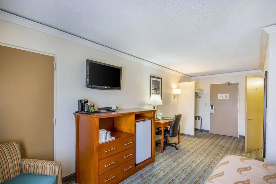 Quality Inn & Suites Kansas City - Independence I-70 East hotel detail image 6