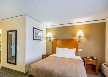 Quality Inn & Suites Kansas City - Independence I-70 East hotel thumbnail 5