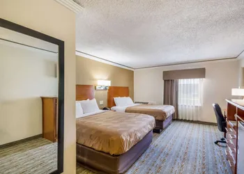 Quality Inn & Suites Kansas City - Independence I-70 East hotel thumbnail 8