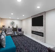 La Quinta Inn & Suites by Wyndham Blue Springs hotel detail image 4