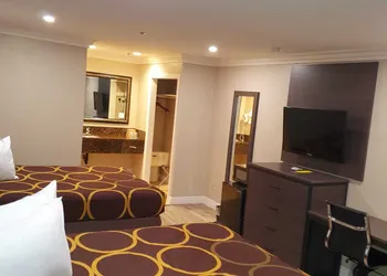 Super 8 by Wyndham Cypress Buena Park Area hotel thumbnail 5