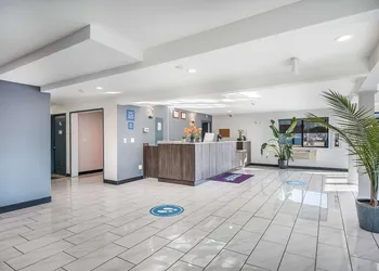 Americas Best Value Inn East Peoria hotel thumbnail 3