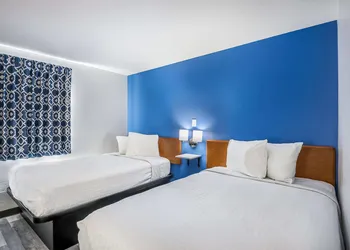 Americas Best Value Inn East Peoria hotel thumbnail 4