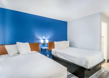 Americas Best Value Inn East Peoria hotel thumbnail 5