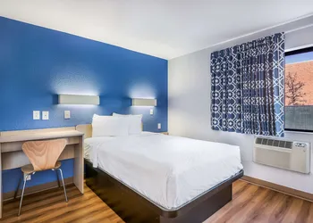 Americas Best Value Inn East Peoria hotel thumbnail 7