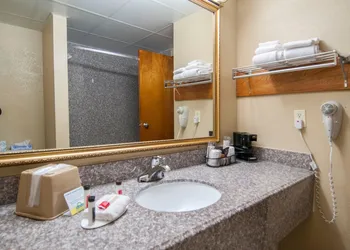 Days Inn by Wyndham Pauls Valley hotel thumbnail 8