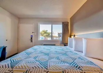 Motel 6 Santa Fe hotel thumbnail 5