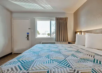 Motel 6 Santa Fe hotel thumbnail 4