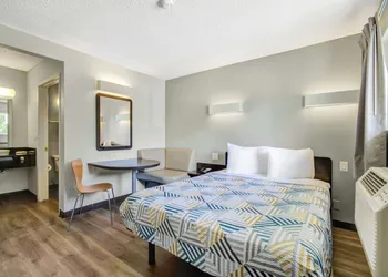 Motel 6 San Jose, CA - Airport hotel thumbnail 4