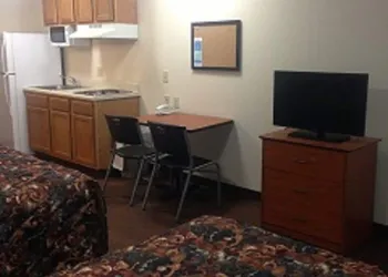 Inland Suites Lamar Street hotel thumbnail 3