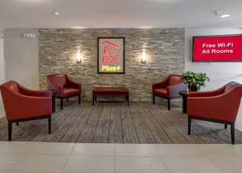 Red Roof Inn PLUS+ Boston - Mansfield/ Foxboro hotel thumbnail 3