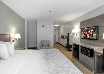 Red Roof Inn PLUS+ Boston - Mansfield/ Foxboro hotel thumbnail 8