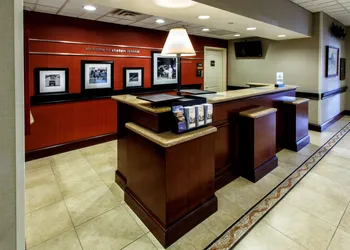 Hampton Inn & Suites Staten Island hotel thumbnail 5
