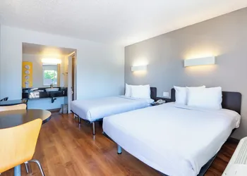 Motel 6 Pleasanton, CA hotel thumbnail 8