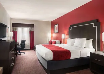 Days Inn & Suites by Wyndham Murfreesboro I-24 East hotel thumbnail 4