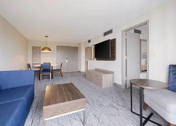 Holiday Inn Express Hotel & Suites Ft. Lauderdale-Plantation by IHG hotel thumbnail 5