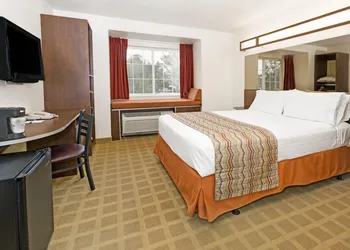 Microtel Inn & Suites by Wyndham Cheyenne hotel thumbnail 8
