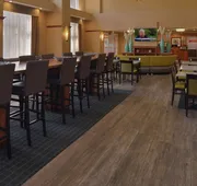 Hampton Inn & Suites Bakersfield North-Airport hotel detail image 4