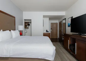 Hampton Inn & Suites Palmdale hotel thumbnail 6