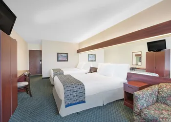 Microtel Inn & Suites by Wyndham Hamburg hotel thumbnail 3