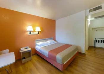 Motel 6 Weed - Mount Shasta hotel thumbnail 4