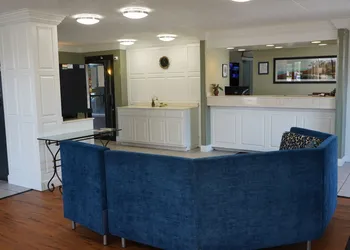 Astoria West hotel thumbnail 2