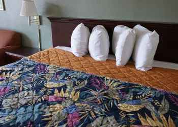 Astoria West hotel thumbnail 6