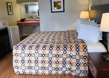 Astoria West hotel thumbnail 8