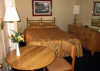 Color Country Motel hotel thumbnail 4