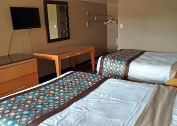 Americas Best Value Inn & Suites Kansas City hotel thumbnail 8