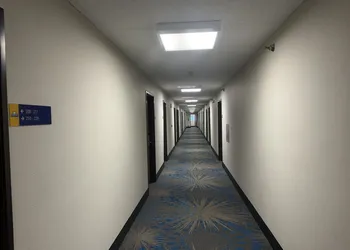 Days Inn by Wyndham Sturgis hotel thumbnail 2