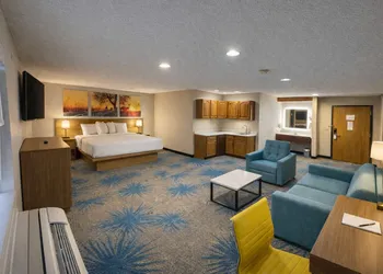 Days Inn by Wyndham Sturgis hotel thumbnail 4