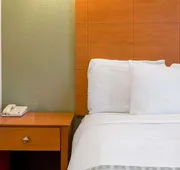 La Quinta Inn & Suites by Wyndham Tulare hotel detail image 5
