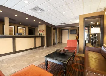 Ramada by Wyndham Surrey/Langley hotel thumbnail 2