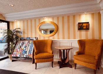Island Travel Inn hotel thumbnail 2