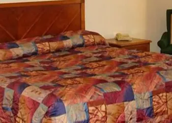 Chateau Inn and Suites hotel thumbnail 7