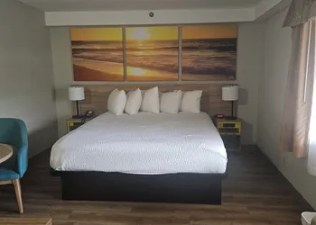 Days Inn & Suites by Wyndham Artesia hotel thumbnail 8