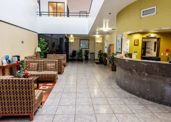 Days Inn & Suites by Wyndham Artesia hotel thumbnail 2