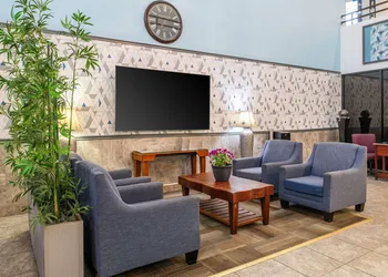 Days Inn & Suites by Wyndham Artesia hotel thumbnail 4