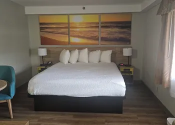 Days Inn & Suites by Wyndham Artesia hotel thumbnail 8