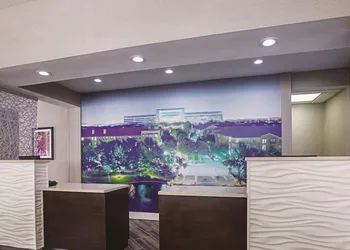 La Quinta Inn & Suites by Wyndham Dallas Plano West hotel thumbnail 2