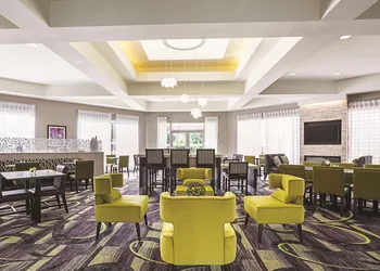 La Quinta Inn & Suites by Wyndham Dallas Plano West hotel thumbnail 3