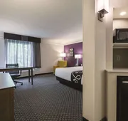 La Quinta Inn & Suites by Wyndham Dallas Plano West hotel detail image 4
