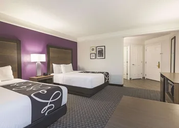 La Quinta Inn & Suites by Wyndham Dallas Plano West hotel thumbnail 5