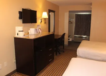 Travelodge by Wyndham Bellmawr hotel thumbnail 2