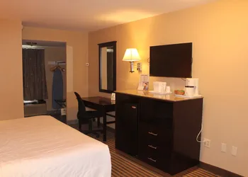 Travelodge by Wyndham Bellmawr hotel thumbnail 3