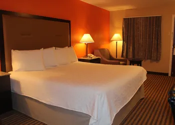 Travelodge by Wyndham Bellmawr hotel thumbnail 4