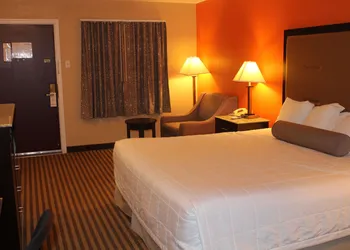 Travelodge by Wyndham Bellmawr hotel thumbnail 8