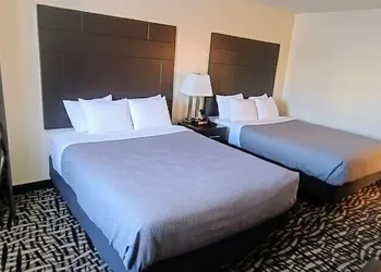 Quality Inn Lamar hotel thumbnail 5
