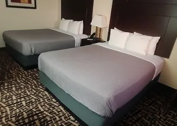 Quality Inn Lamar hotel thumbnail 6
